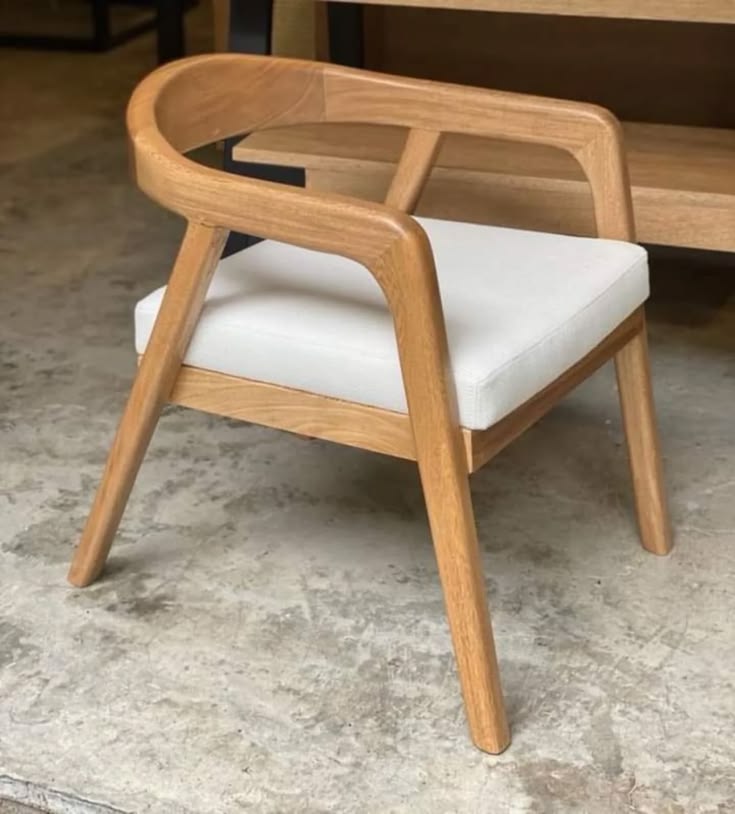 Julia” Minimalist Chair – Handcrafted Solid Wood Dining & Accent Chair – Modern Rattan Seatin
